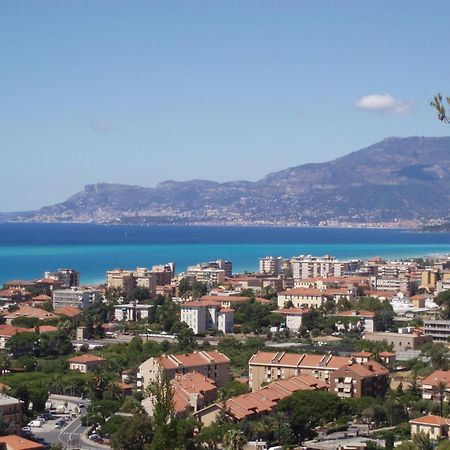 Villa Gaia - Luxury Villa, Pool & Wellness Rooms Bordighera Exterior photo
