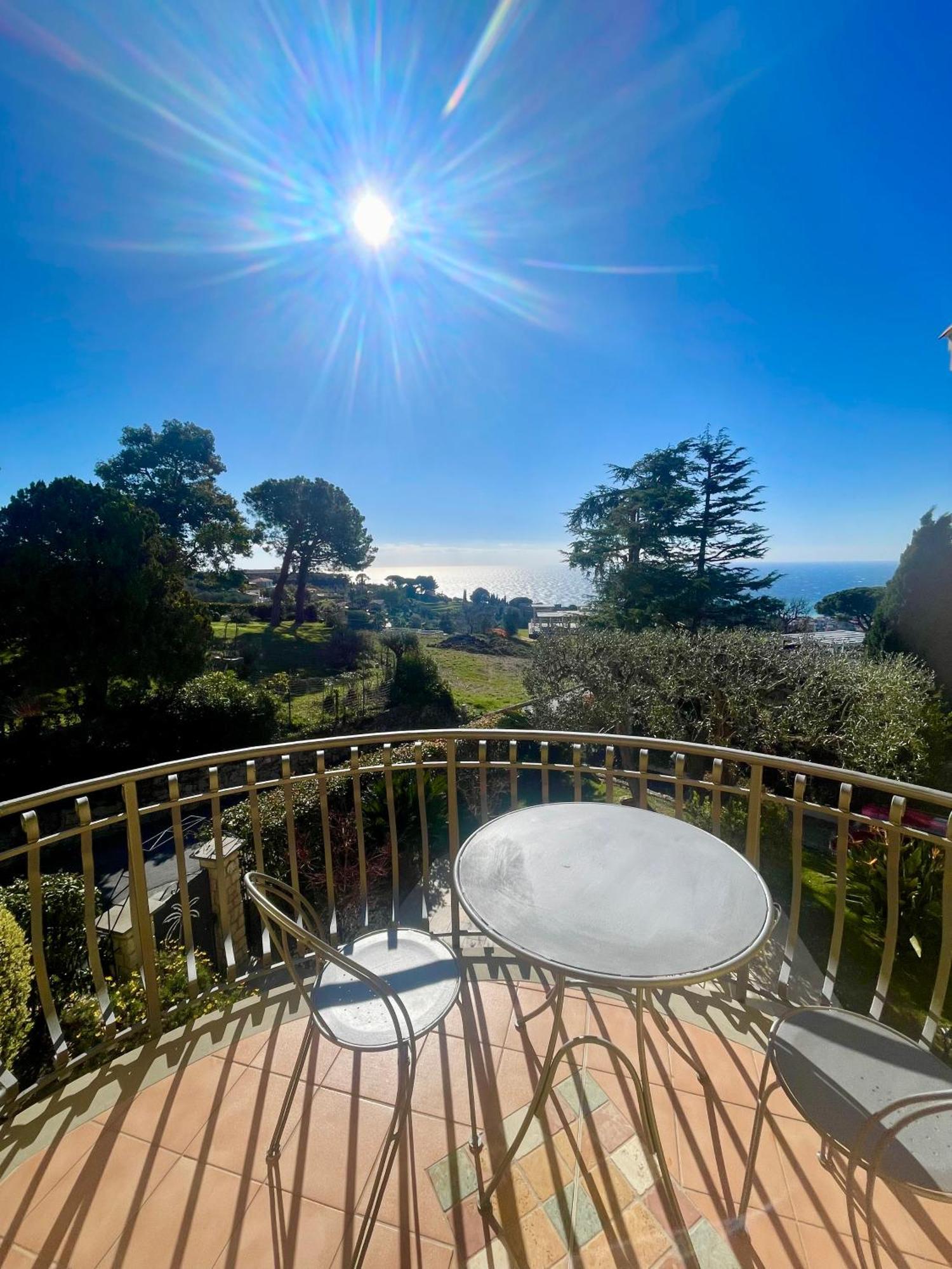 Villa Gaia - Luxury Villa, Pool & Wellness Rooms Bordighera Exterior photo