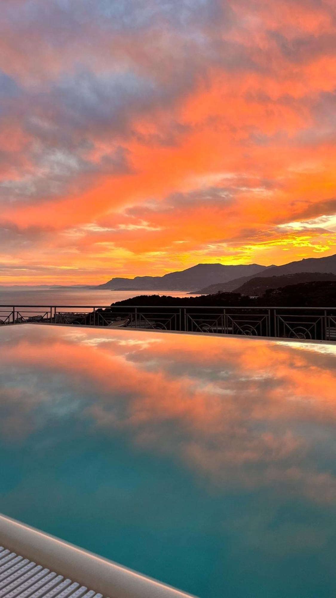 Villa Gaia - Luxury Villa, Pool & Wellness Rooms Bordighera Exterior photo