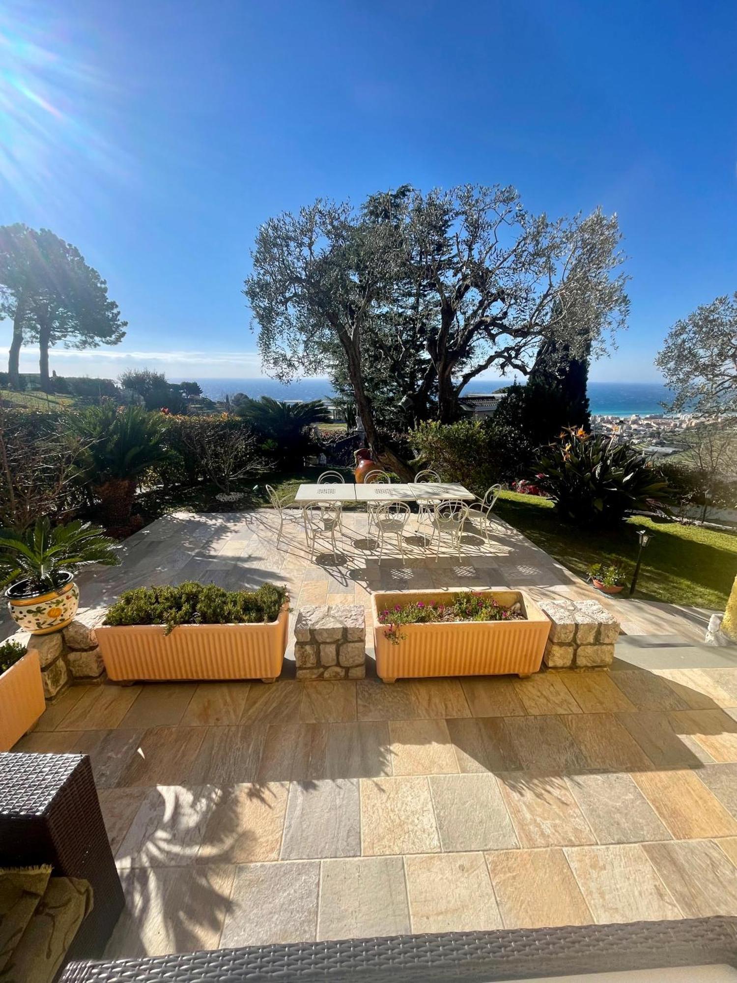 Villa Gaia - Luxury Villa, Pool & Wellness Rooms Bordighera Exterior photo